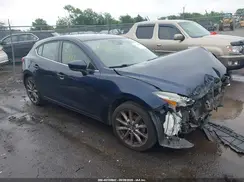 3MZBN1L35JM239223 2018 MAZDA 3