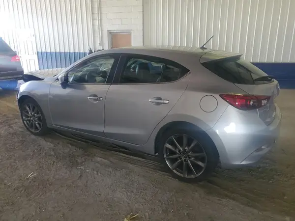 3MZBN1L35JM252277 2018 MAZDA 3 - Image 2