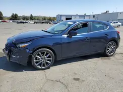3MZBN1L35JM254532 2018 MAZDA 3