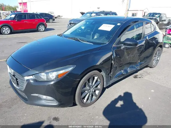 3MZBN1L35JM259455 2018 MAZDA 3 - Image 2