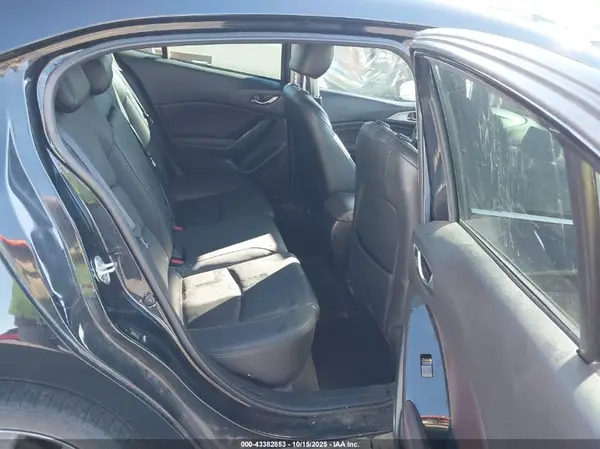 3MZBN1L35JM259455 2018 MAZDA 3 - Image 8