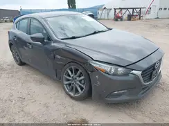 3MZBN1L35JM261108 2018 MAZDA 3