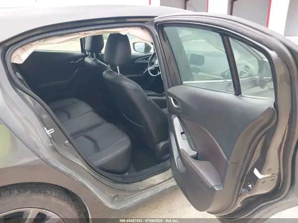 3MZBN1L35JM261108 2018 MAZDA 3 - Image 8