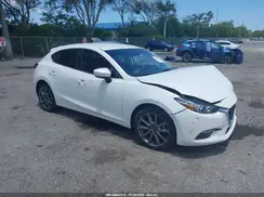 3MZBN1L35JM265157 2018 MAZDA 3