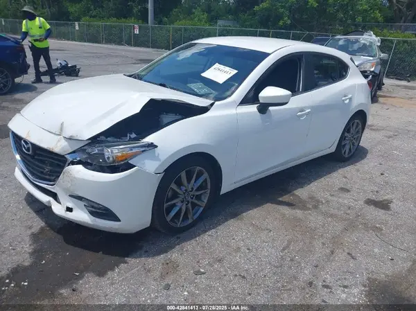3MZBN1L35JM265157 2018 MAZDA 3 - Image 2