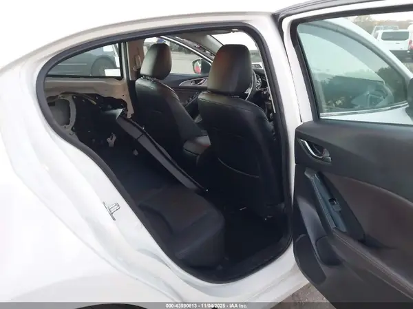 3MZBN1L35JM271055 2018 MAZDA 3 - Image 8