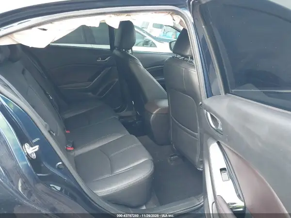 3MZBN1L35JM273694 2018 MAZDA 3 - Image 8