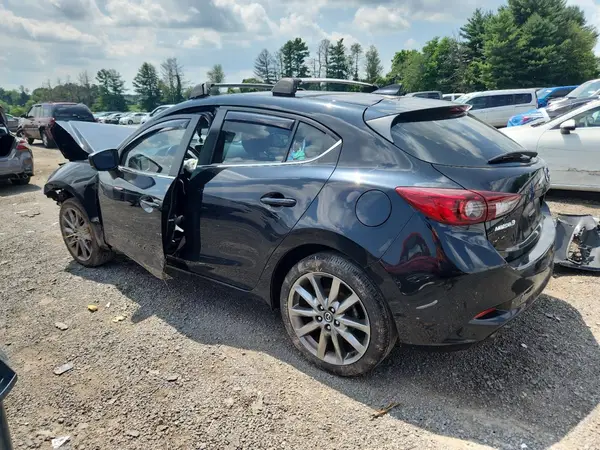 3MZBN1L35JM277163 2018 MAZDA 3 - Image 2