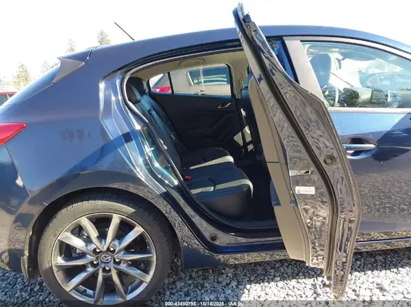 3MZBN1L36JM159316 2018 MAZDA 3 - Image 8