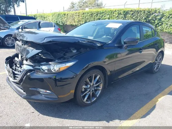 3MZBN1L36JM172115 2018 MAZDA 3 - Image 2