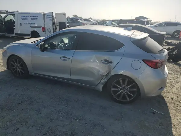 3MZBN1L36JM175838 2018 MAZDA 3 - Image 2