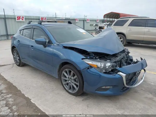 3MZBN1L36JM188153 2018 MAZDA 3 - Image 1