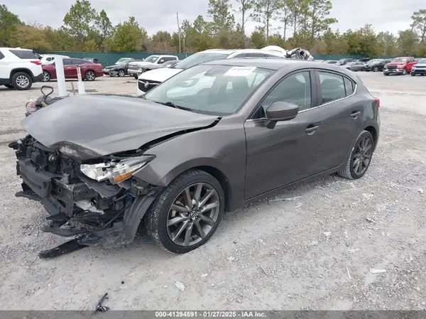 3MZBN1L36JM212547 2018 MAZDA 3 - Image 2