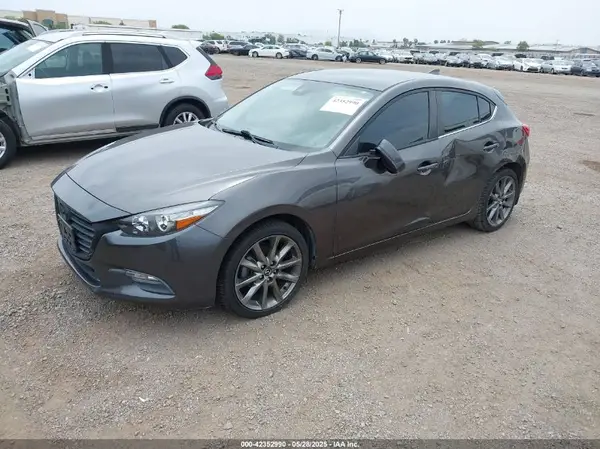 3MZBN1L36JM227999 2018 MAZDA 3 - Image 2