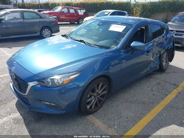 3MZBN1L36JM246469 2018 MAZDA 3 - Image 2