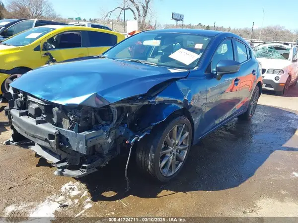 3MZBN1L36JM247119 2018 MAZDA 3 - Image 2
