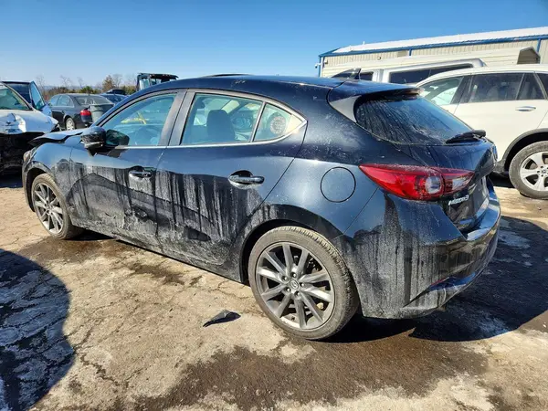 3MZBN1L36JM258833 2018 MAZDA 3 - Image 2