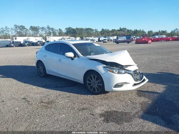 3MZBN1L36JM267841 2018 MAZDA 3 - Image 1