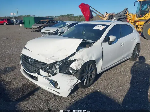 3MZBN1L36JM267841 2018 MAZDA 3 - Image 2