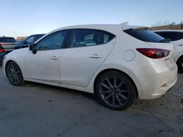 3MZBN1L36JM268116 2018 MAZDA 3 - Image 2