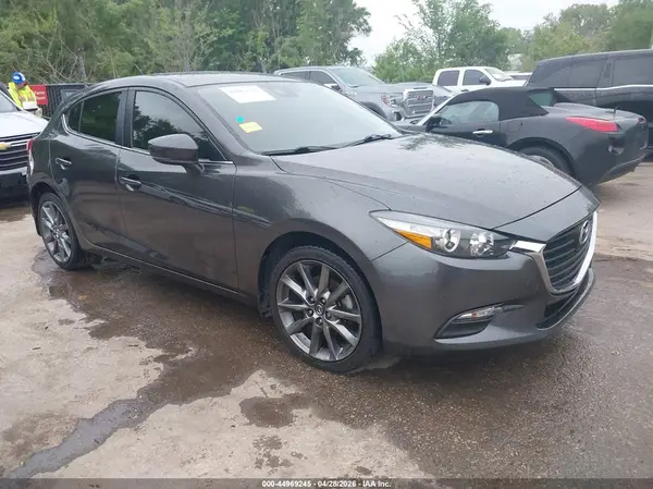 3MZBN1L36JM270285 2018 MAZDA 3 - Image 1