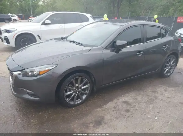 3MZBN1L36JM270285 2018 MAZDA 3 - Image 2