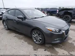 3MZBN1L37JM165772 2018 MAZDA 3