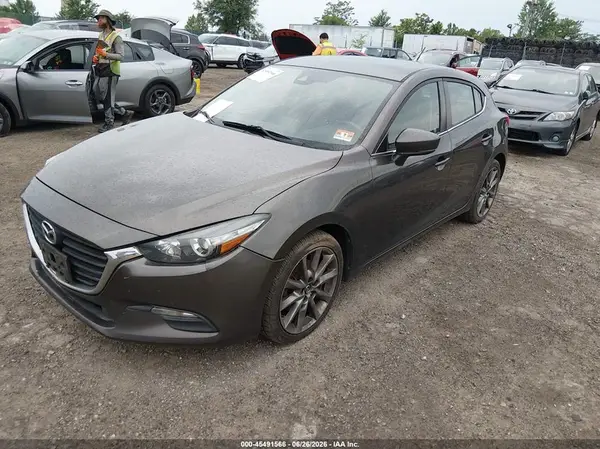 3MZBN1L37JM167845 2018 MAZDA 3 - Image 2