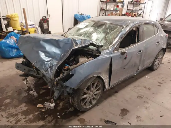 3MZBN1L37JM168297 2018 MAZDA 3 - Image 2
