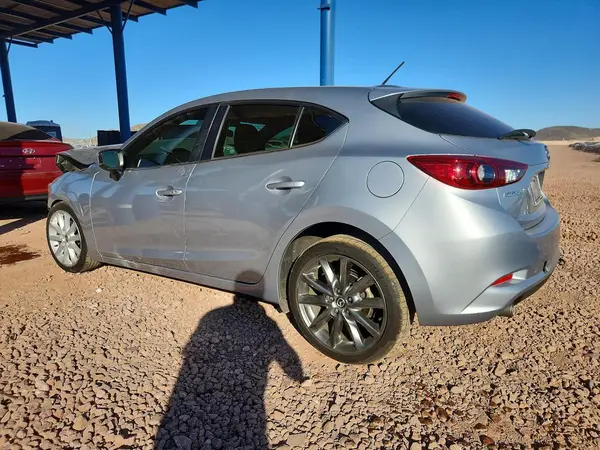 3MZBN1L37JM177386 2018 MAZDA 3 - Image 2