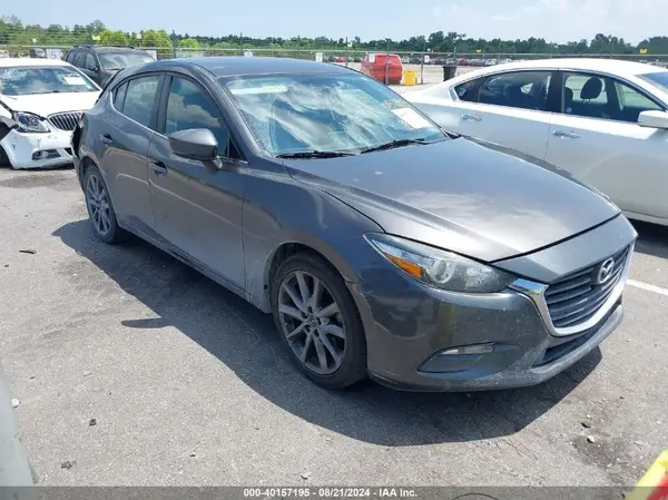 3MZBN1L37JM185049 2018 MAZDA 3 - Image 1