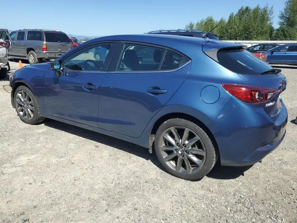 3MZBN1L37JM205879 2018 MAZDA 3 - Image 2
