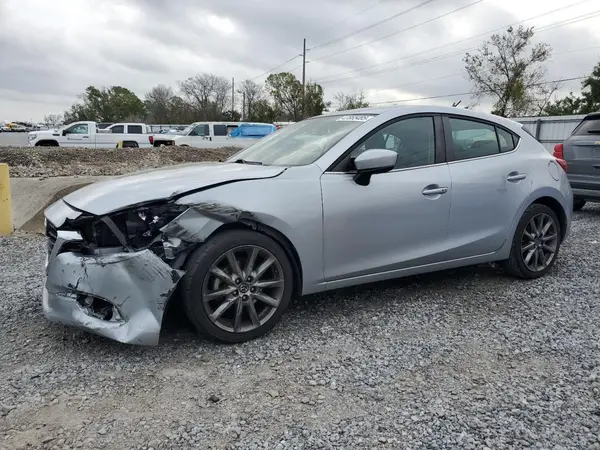 3MZBN1L37JM218129 2018 MAZDA 3 - Image 1