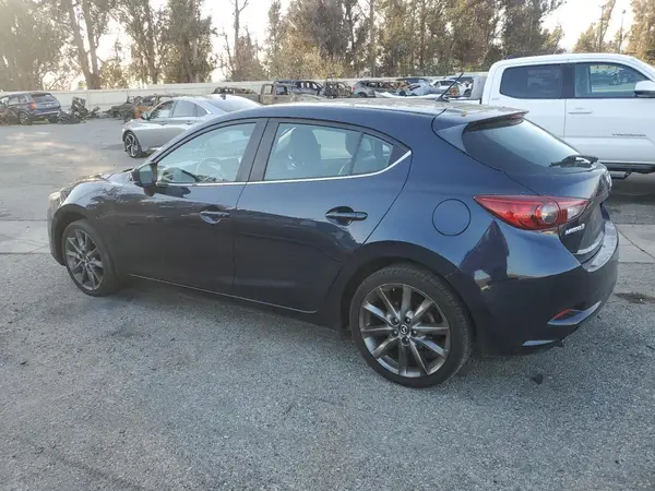 3MZBN1L37JM246190 2018 MAZDA 3 - Image 2