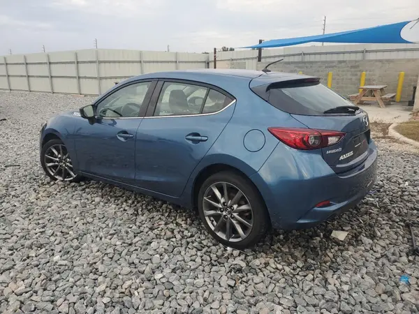 3MZBN1L37JM260431 2018 MAZDA 3 - Image 2