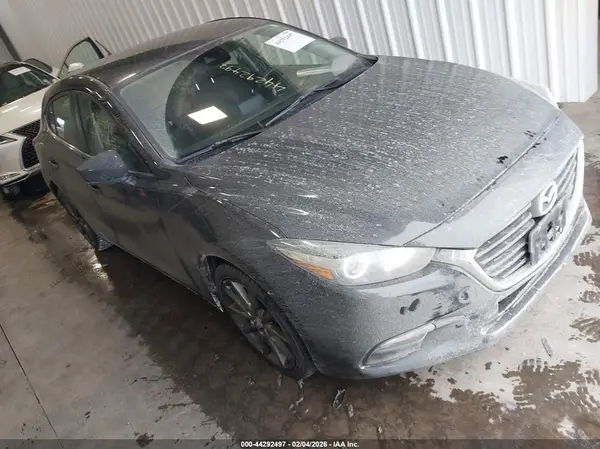 3MZBN1L37JM266987 2018 MAZDA 3 - Image 1
