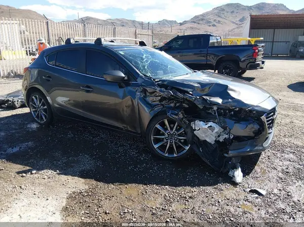 3MZBN1L37JM267184 2018 MAZDA 3 - Image 1