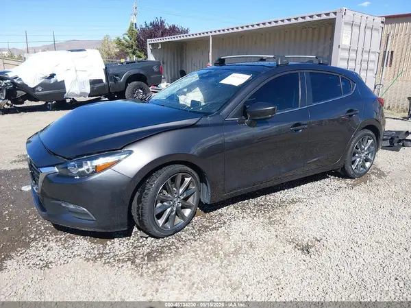 3MZBN1L37JM267184 2018 MAZDA 3 - Image 2