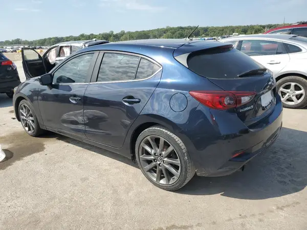 3MZBN1L37JM272076 2018 MAZDA 3 - Image 2