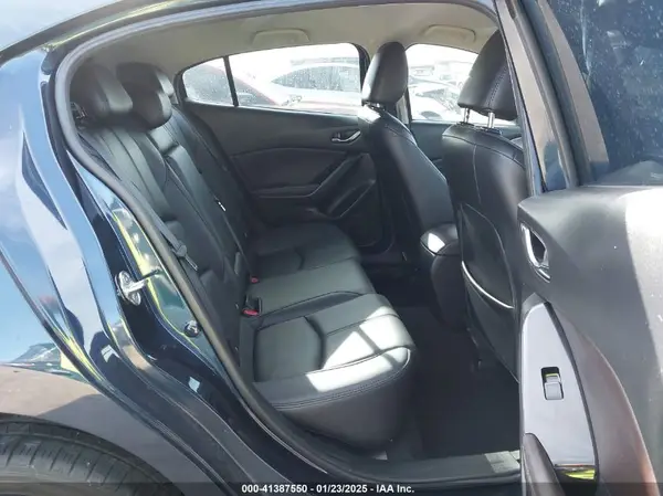 3MZBN1L37JM272319 2018 MAZDA 3 - Image 8