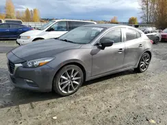 3MZBN1L37JM273678 2018 MAZDA 3