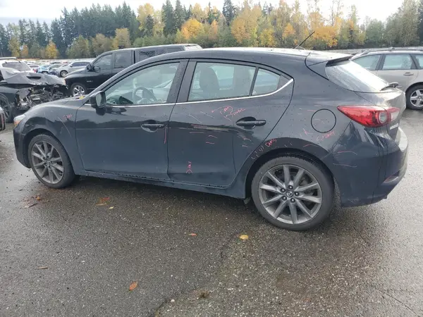 3MZBN1L37JM275284 2018 MAZDA 3 - Image 2