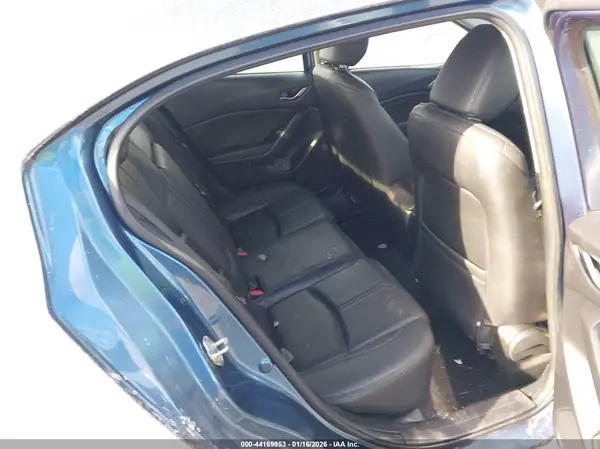 3MZBN1L37JM275401 2018 MAZDA 3 - Image 8