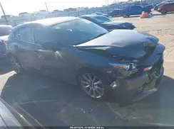 3MZBN1L37JM276175 2018 MAZDA 3