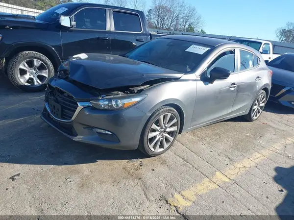 3MZBN1L37JM276175 2018 MAZDA 3 - Image 2