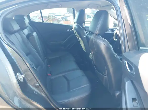 3MZBN1L37JM276175 2018 MAZDA 3 - Image 8