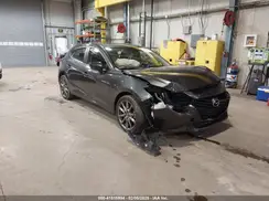 3MZBN1L37JM276662 2018 MAZDA 3