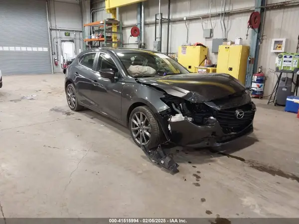 3MZBN1L37JM276662 2018 MAZDA 3 - Image 1