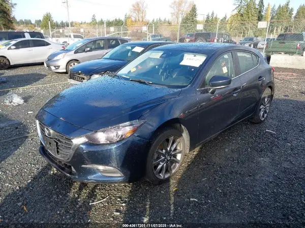 3MZBN1L38JM163819 2018 MAZDA 3 - Image 2