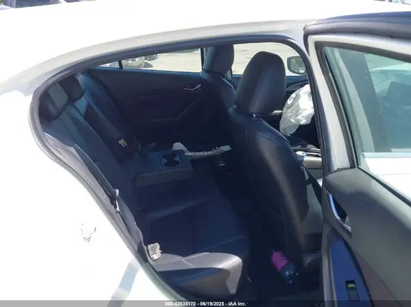 3MZBN1L38JM167174 2018 MAZDA 3 - Image 8